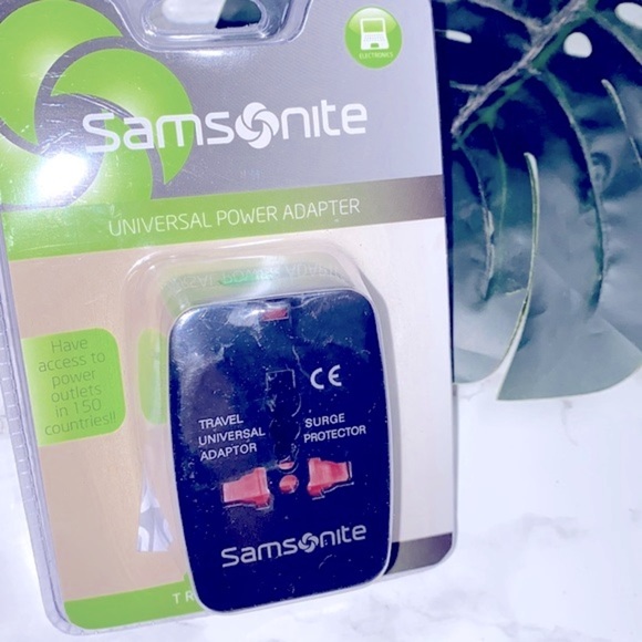 Samsonite universal travel power adapter new in package - Picture 1 of 2